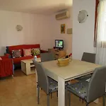 Oasis Park Apartman *